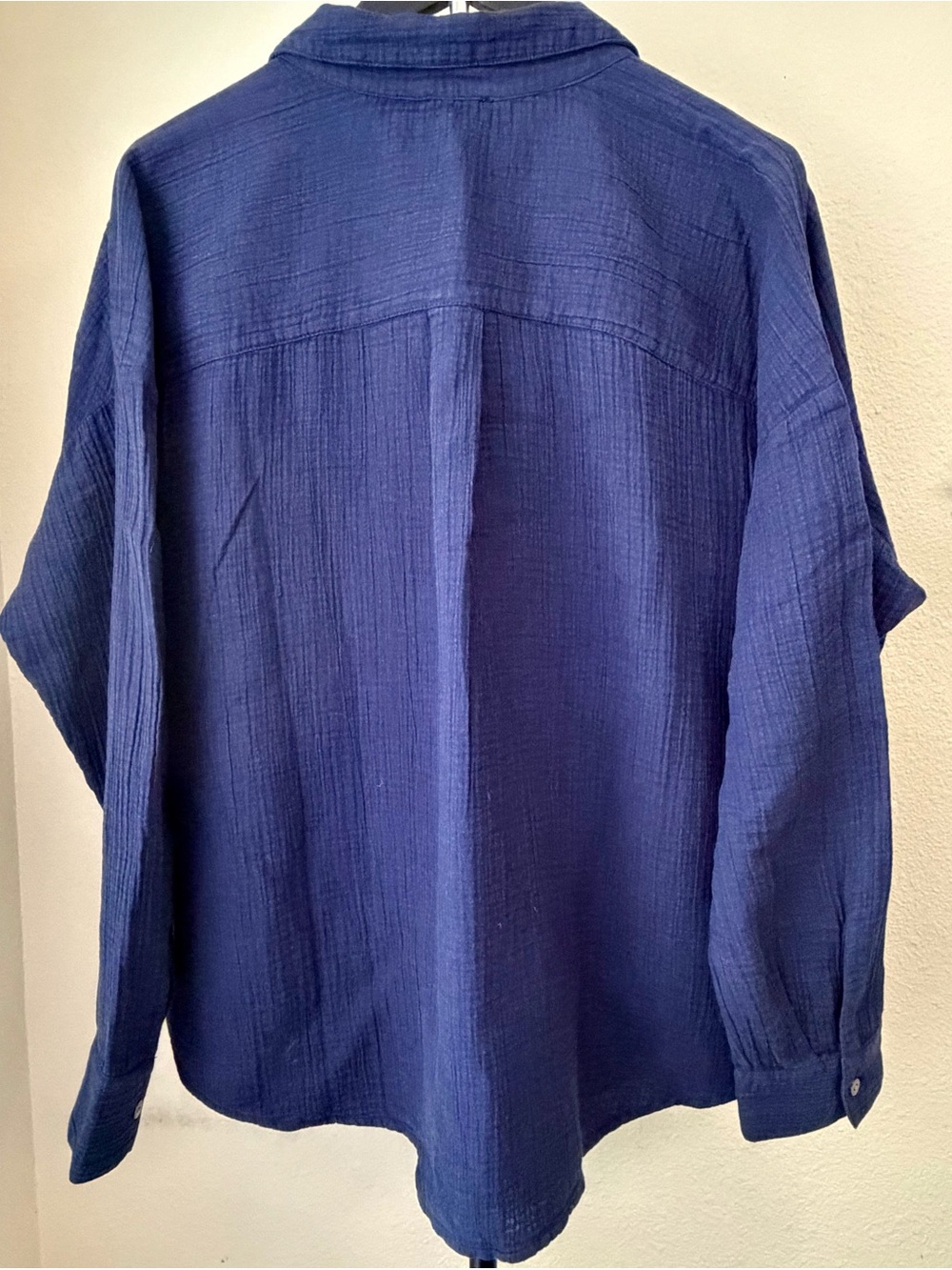 NWT J•Jill Navy Cotton Pintuck Button-Front Top Size M - Picture 4 of 4